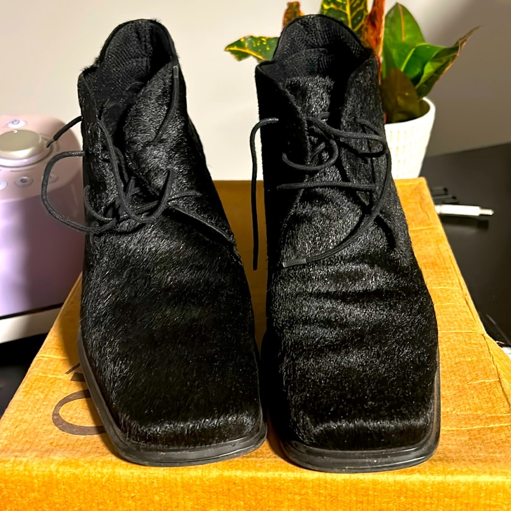 Franco Sardo black pony booties, size 7 1/2